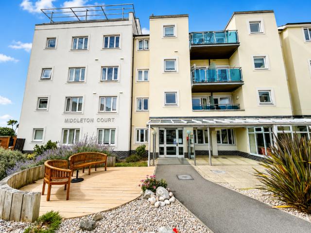 2 bedroom flat for sale