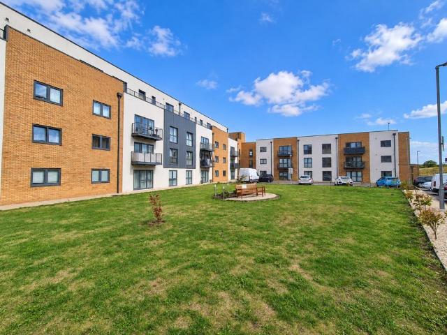 2 bedroom flat for sale