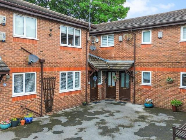 2 bedroom flat for sale