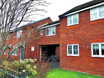 Flat for sale in Kirkby Liverpool - Equipped kitchen