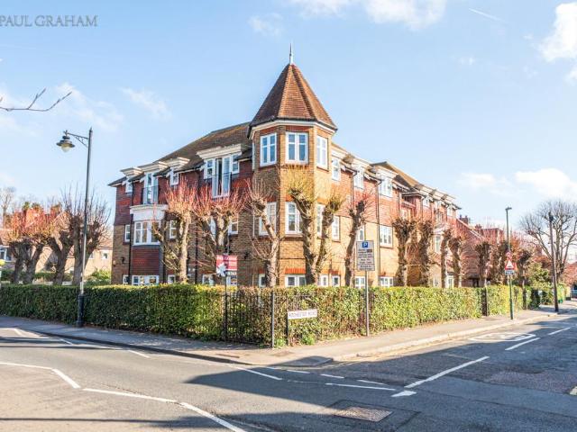 2 bedroom flat for sale