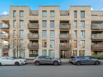 2 bedroom flat for sale
