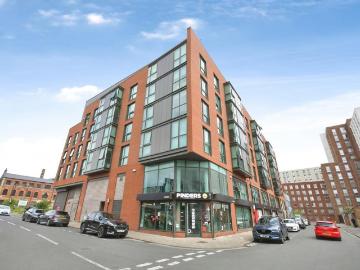 2 bedroom flat for sale