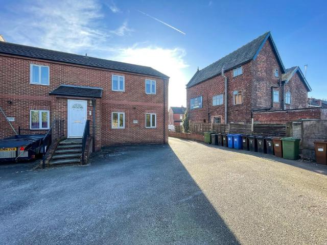 2 bedroom flat for sale