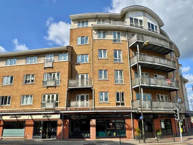 2 bedroom flat for sale