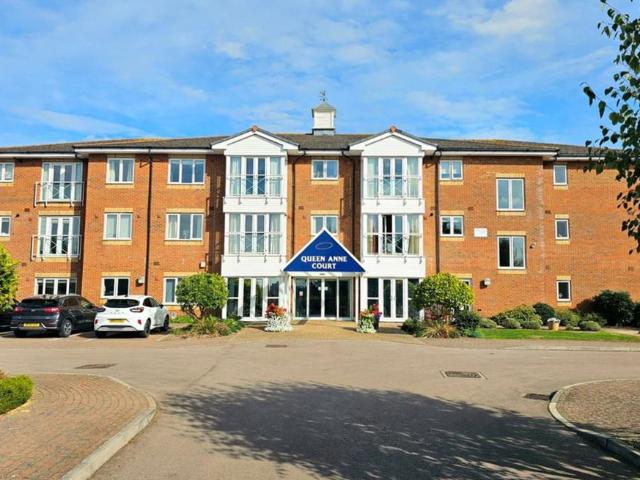 2 bedroom flat for sale
