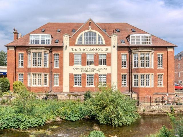 2 bedroom flat for sale