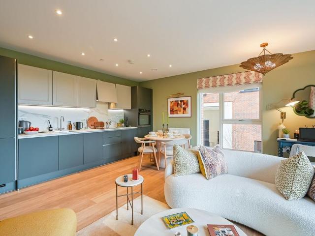 2 bedroom flat for sale