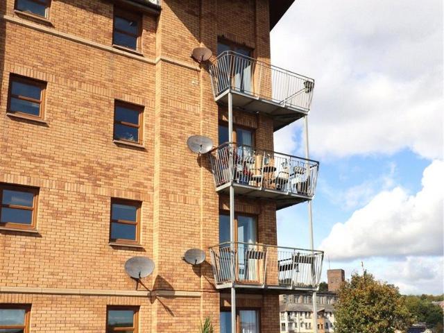 2 bedroom flat for sale