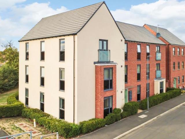 2 bedroom flat for sale