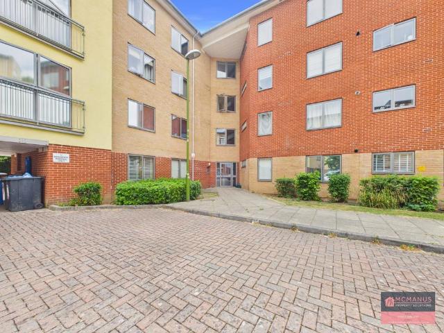 2 bedroom flat for sale