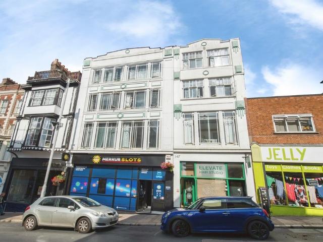 2 bedroom flat for sale