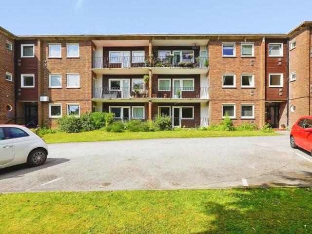 2 bedroom flat for sale