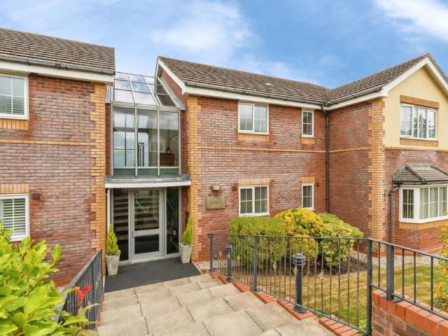 2 bedroom flat for sale