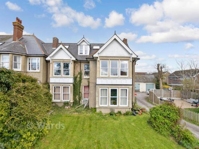 3 bedroom flat for sale