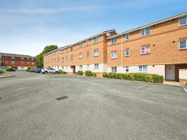 2 bedroom flat for sale