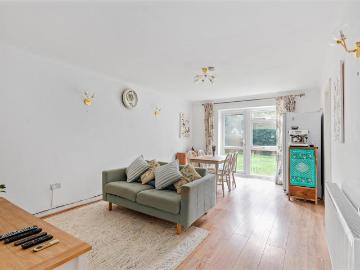 Merton Park, London, Greater London - Garden