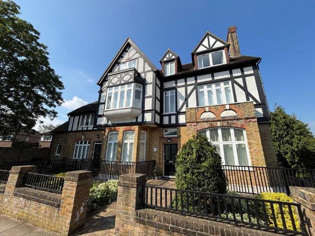 2 bedroom flat for sale