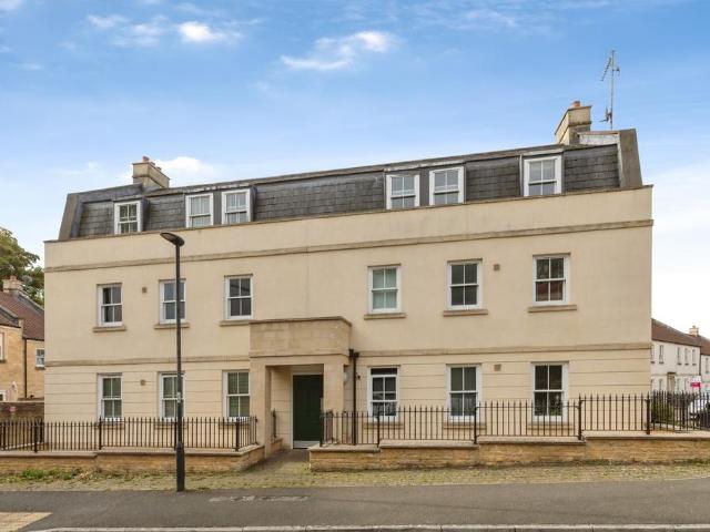 2 bedroom flat for sale