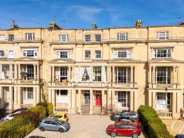 Cheltenham, Gloucestershire county, Southdowns