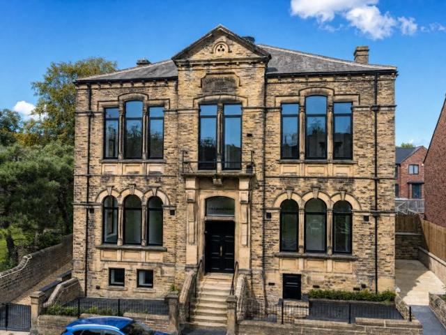 2 bedroom flat for sale