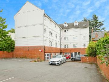 2 bedroom flat for sale