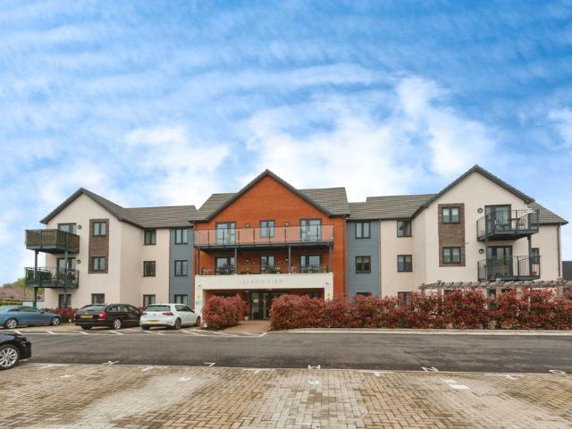 2 bedroom flat for sale