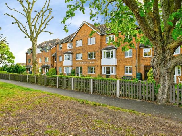 2 bedroom flat for sale
