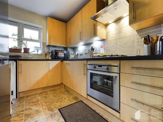 2 bedroom flat for sale