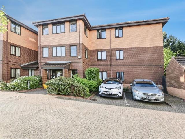 2 bedroom flat for sale