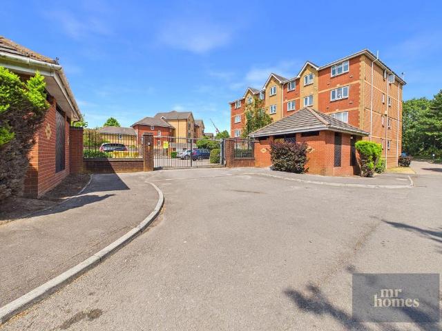 2 bedroom flat for sale