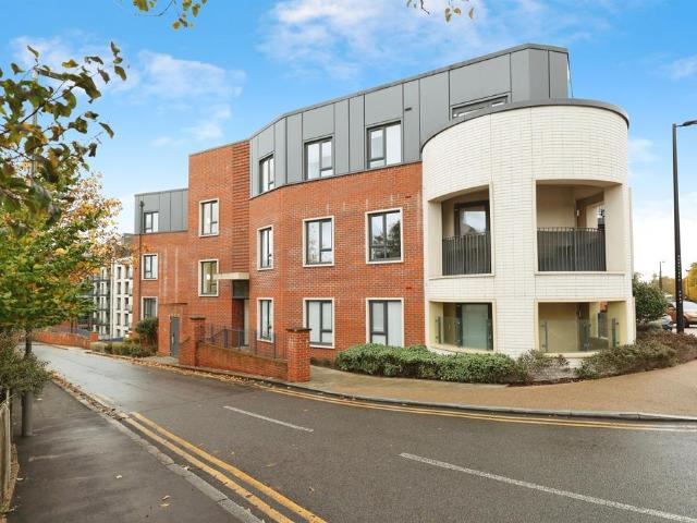 2 bedroom flat for sale