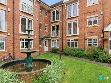 2 bedroom flat for sale