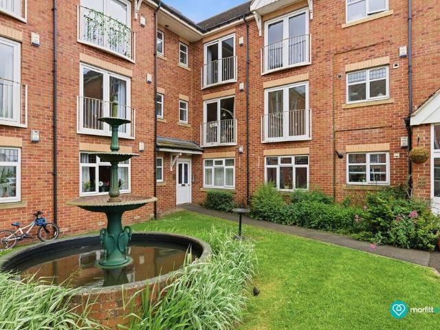2 bedroom flat for sale