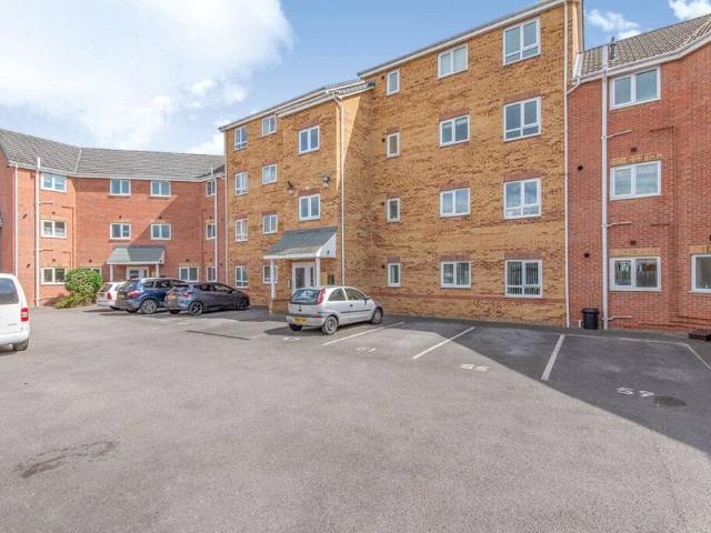 2 bedroom flat for sale