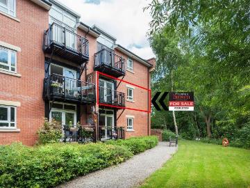 2 bedroom flat for sale
