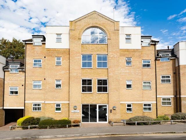 2 bedroom flat for sale