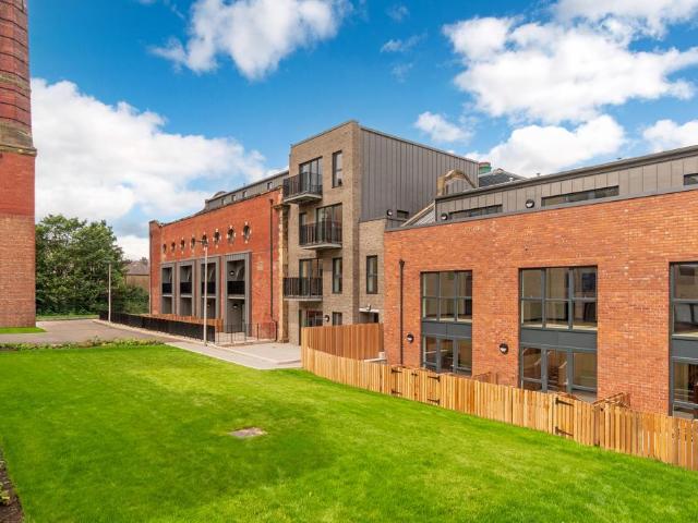 2 bedroom flat for sale
