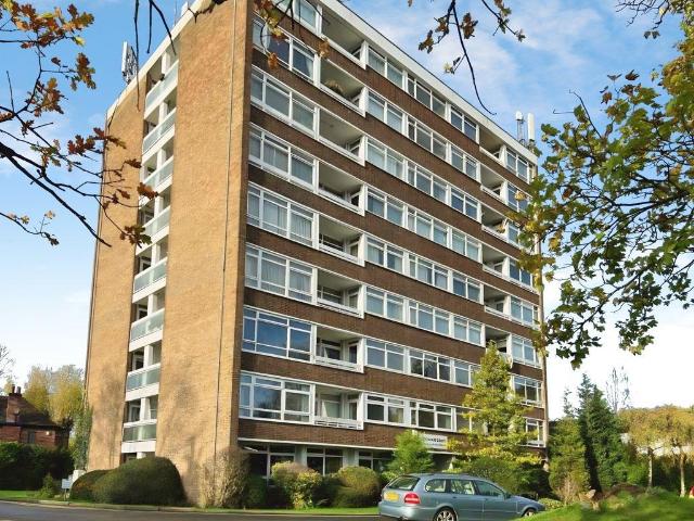 2 bedroom flat for sale
