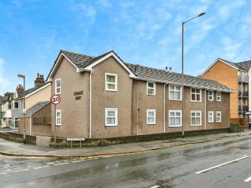 2 bedroom flat for sale