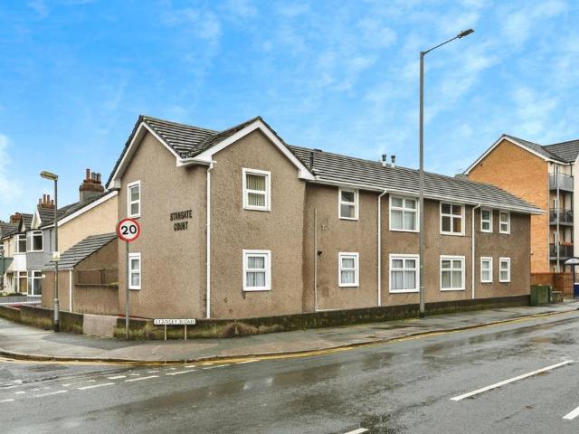 2 bedroom flat for sale