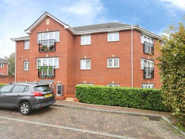2 bedroom flat for sale