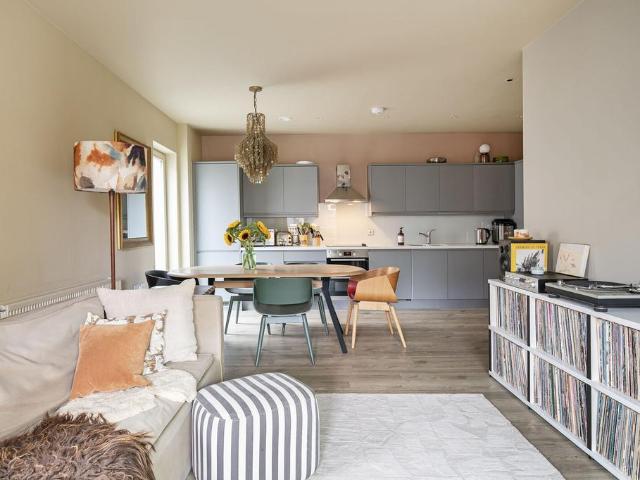 2 bedroom flat for sale