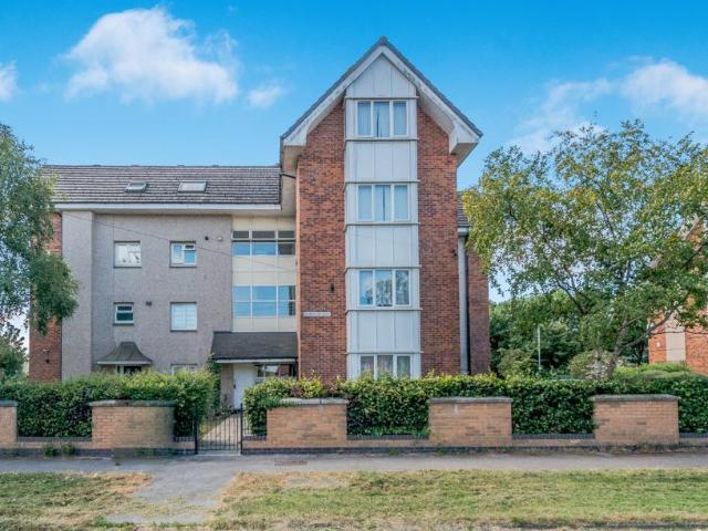 2 bedroom flat for sale
