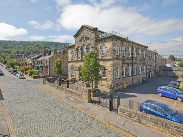 2 bedroom flat for sale