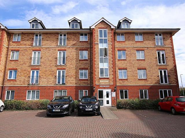 2 bedroom flat for sale