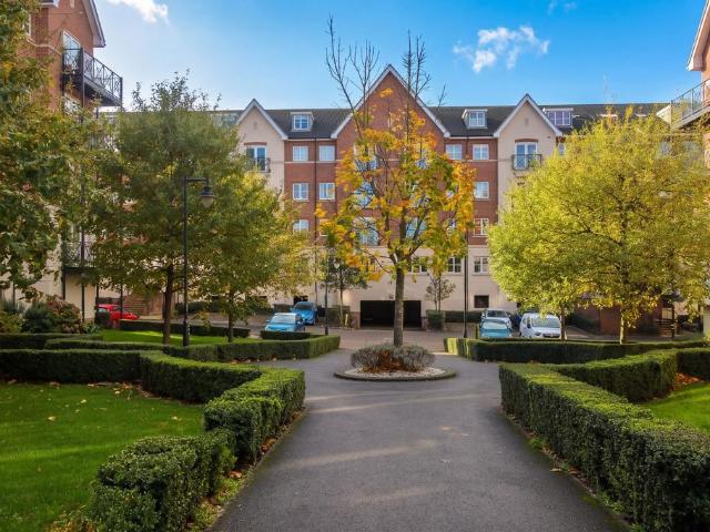 2 bedroom flat for sale