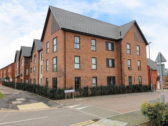 2 bedroom flat for sale