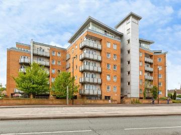2 bedroom flat for sale