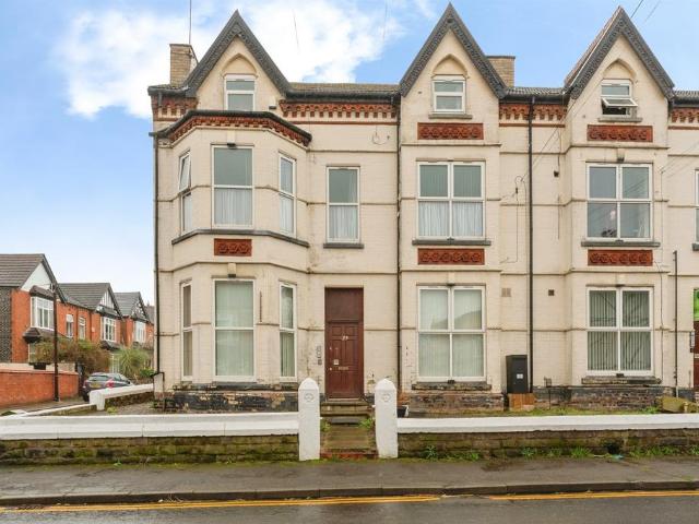2 bedroom flat for sale
